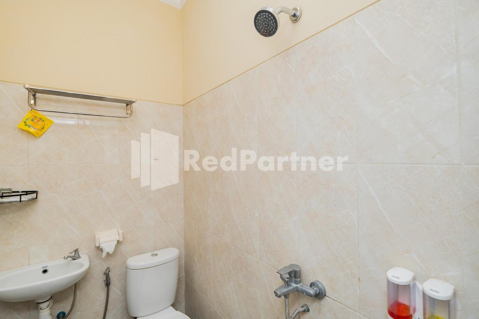 Swun Stay Inn At Sawahan Mitra Reddoorz Malang Exterior photo