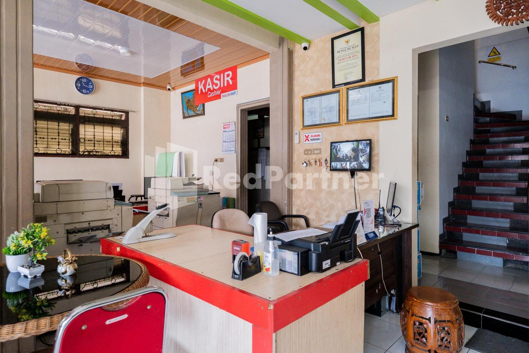 Swun Stay Inn At Sawahan Mitra Reddoorz Malang Exterior photo